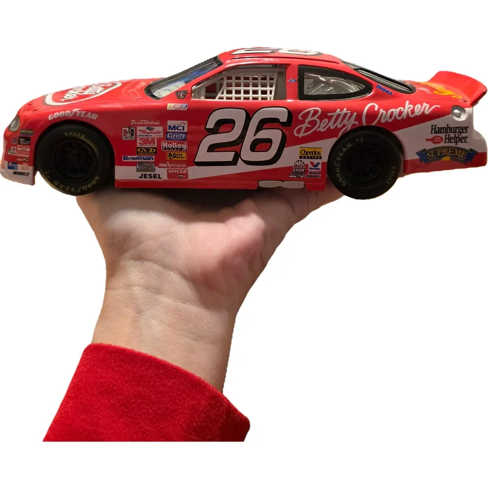 Johnny Benson #26 Betty Crocker Ford Taurus 1:24 Diecast Loose Nascar Hot Wheels